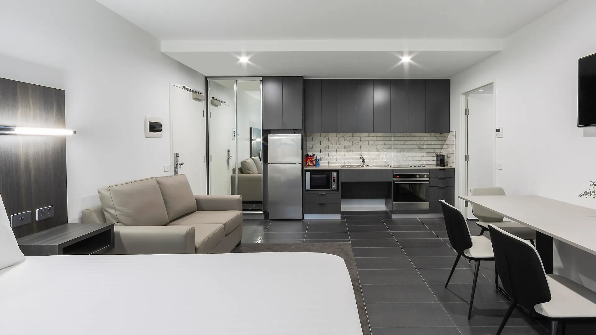 Hotel The Sebel Canberra Civic